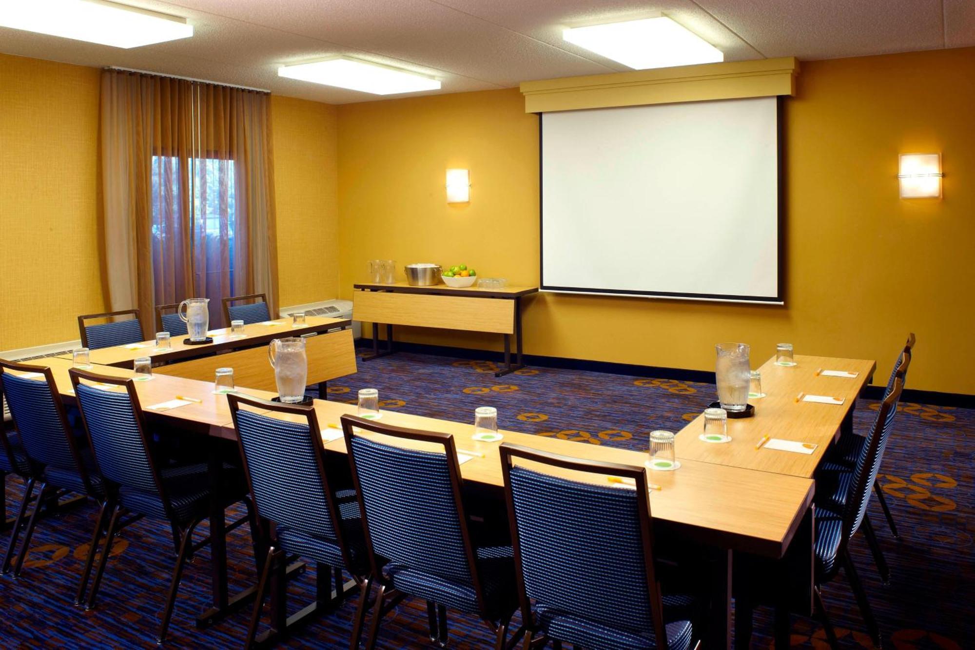 Hotel Courtyard By Marriott Chicago Waukegan / Gurnee Esterno foto